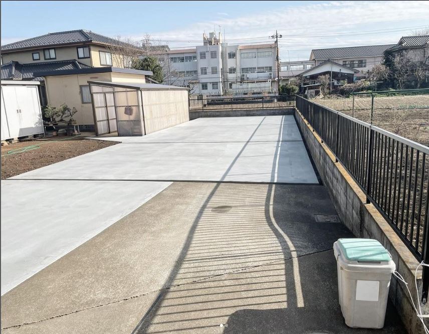 広々したお庭を駐車場にする為土間コンクリート打設🏠